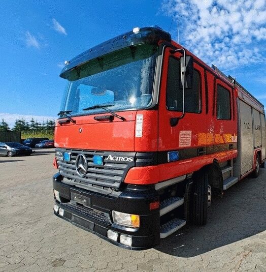 Mercedes Actros 1831, 2000L vody, Rosenbauer