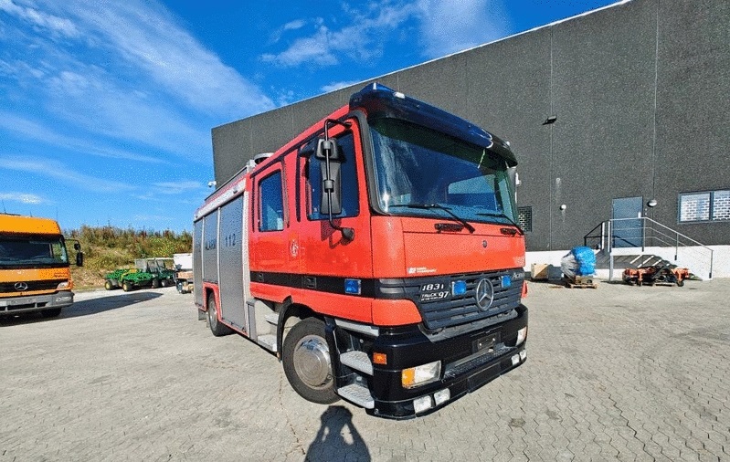 Mercedes Actros 1831, 2000L vody, Rosenbauer