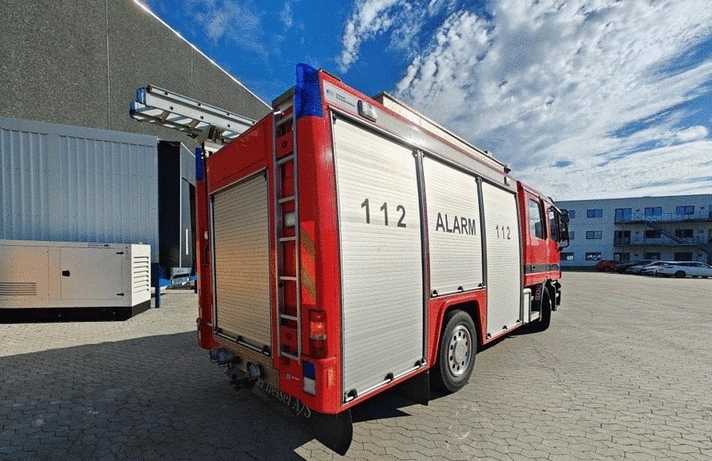 Mercedes Actros 1831, 2000L vody, Rosenbauer