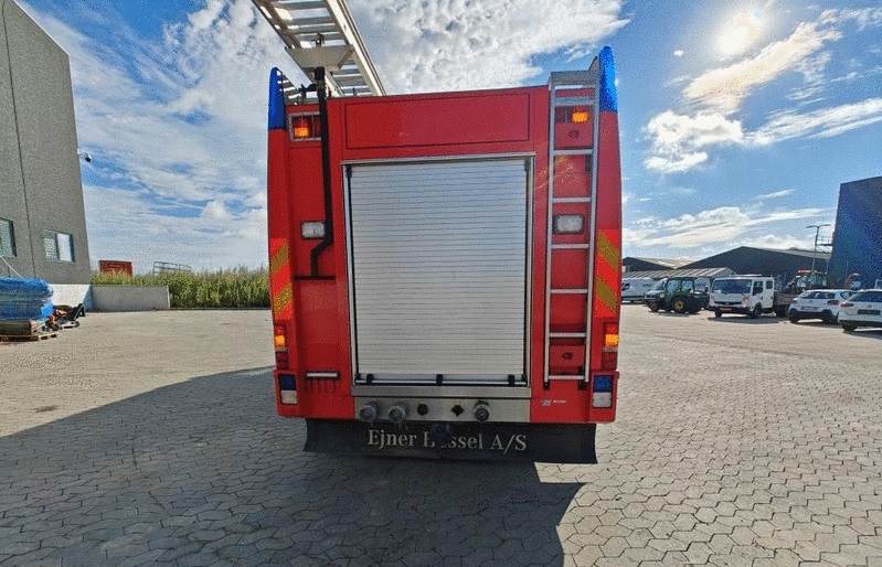 Mercedes Actros 1831, 2000L vody, Rosenbauer