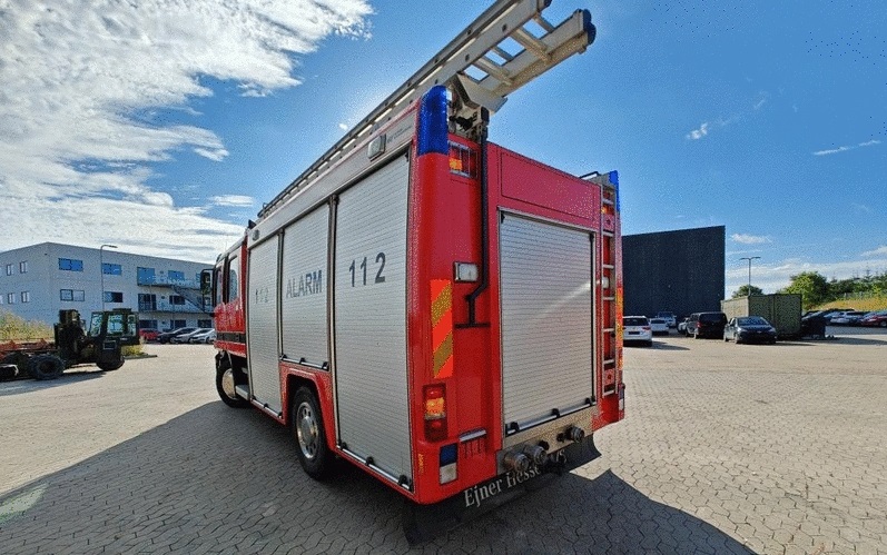 Mercedes Actros 1831, 2000L vody, Rosenbauer