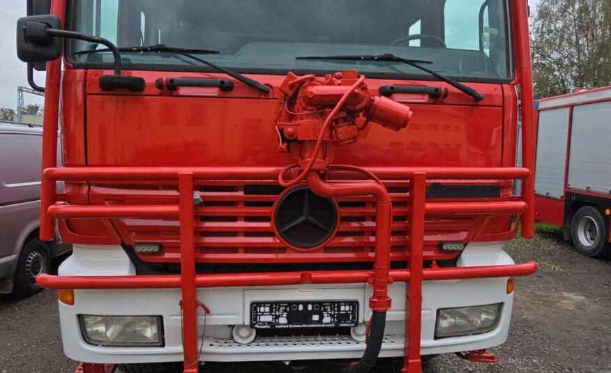 Mercedes Actros 1831, 3000L vody, 4×4