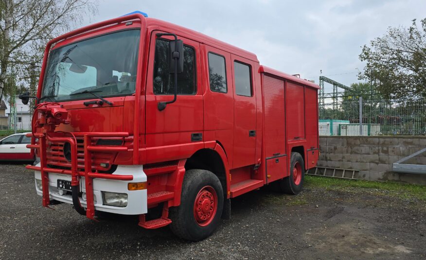 Mercedes Actros 1831, 3000L vody, 4×4